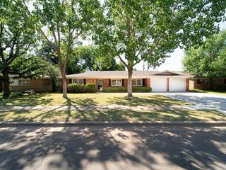 Foreclosed Home - 3807 62ND DR, 79413