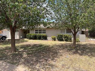 Foreclosed Home - 3812 42ND ST, 79413
