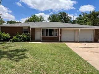 Foreclosed Home - 3213 37TH ST, 79413