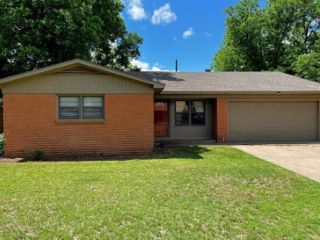 Foreclosed Home - 4209 52ND ST, 79413