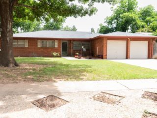 Foreclosed Home - 3419 60TH ST, 79413