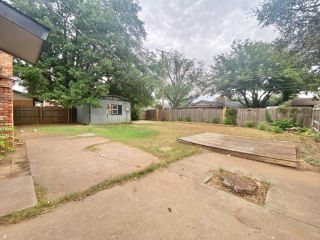 Foreclosed Home - 5213 42ND ST, 79414