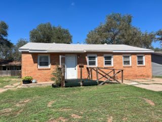 Foreclosed Home - 4506 42ND ST, 79414