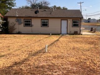 Foreclosed Home - 2701 3RD ST, 79415