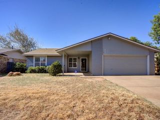 Foreclosed Home - 5705 2ND PL, 79416