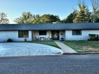 Foreclosed Home - 4614 14TH ST, 79416