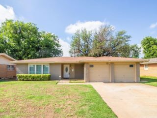 Foreclosed Home - 4903 12TH ST, 79416