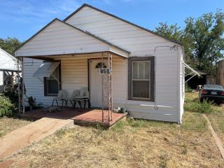 Foreclosed Home - 855 E 6TH ST, 79512
