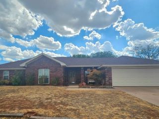 Foreclosed Home - 105 MESQUITE LN, 79556