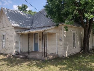 Foreclosed Home - 301 TINKLE ST, 79567