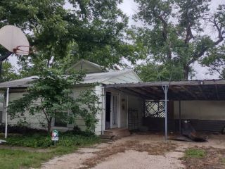 Foreclosed Home - 301 N CRYER ST, 79567