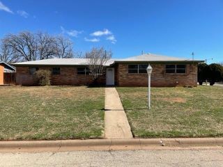 Foreclosed Home - 915 WESTWOOD DR, 79603