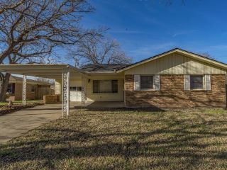 Foreclosed Home - 3182 S 22ND ST, 79605