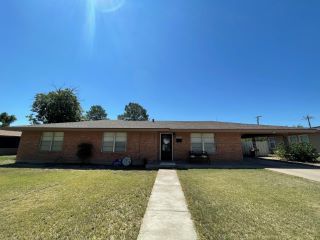 Foreclosed Home - 1703 W CALLAGHAN ST, 79735