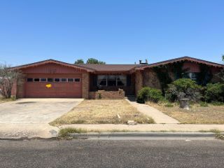 Foreclosed Home - 1416 ALAMOSA ST, 79763