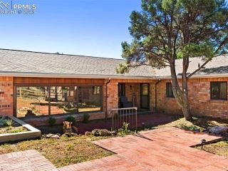 Foreclosed Home - 1655 MESA RD, 80904