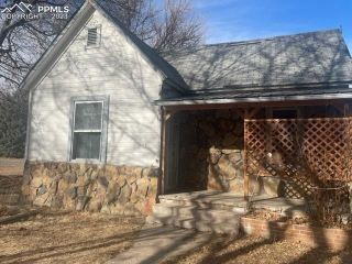 Foreclosed Home - 201 E 6TH ST, 81226