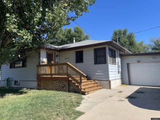 Foreclosed Home - 226 N 9TH ST, 82443