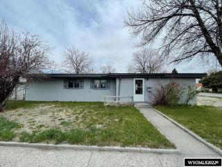 Foreclosed Home - 201 N 11TH ST W, 82501