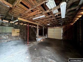Foreclosed Home - 1014 E FREMONT AVE, 82501