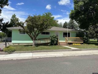 Foreclosed Home - 720 N 2ND ST W, 82501