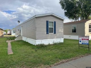 Foreclosed Home - 504 N 1ST ST, 82520