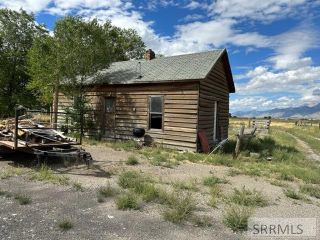 Foreclosed Home - 2827 N US HIGHWAY 93, 83213