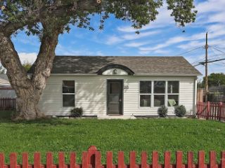 Foreclosed Home - 215 HEYBURN AVE, 83301