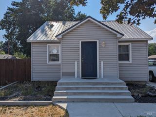 Foreclosed Home - 925 OREGON ST, 83330