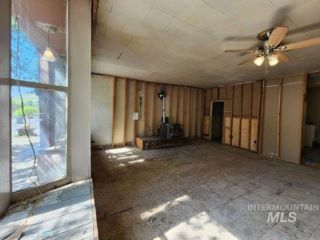 Foreclosed Home - 209 MAIN ST, 83535