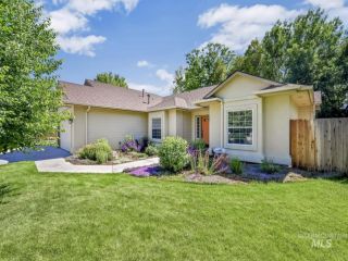 Foreclosed Home - 1198 N ELKRIVER WAY, 83616