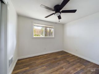 Foreclosed Home - 1810 W SOUTH SLOPE RD, 83617