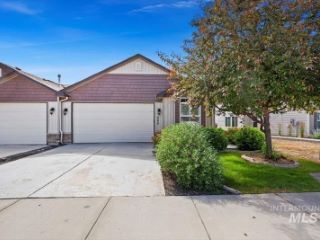 Foreclosed Home - 868 S BEAVER CREEK WAY, 83617