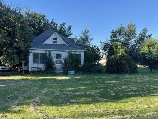Foreclosed Home - 2450 E 1ST ST, 83619