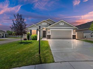 Foreclosed Home - 3559 S FALCONERS PL, 83642
