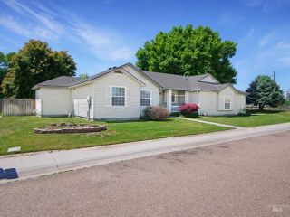 Foreclosed Home - 645 7TH ST, 83644