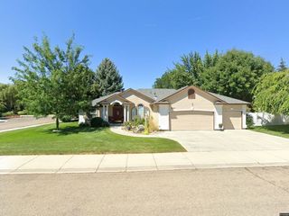 Foreclosed Home - 1687 N GREENFIELD AVE, 83646