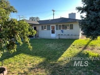 Foreclosed Home - 521 N 11TH E, 83647
