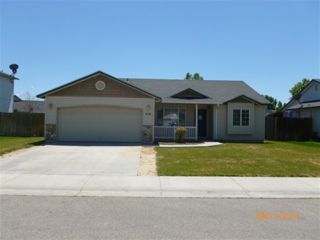 Foreclosed Home - 618 N COPPER RIVER DR, 83651