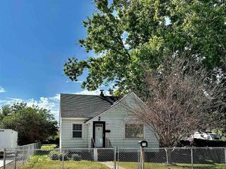 Foreclosed Home - 924 13TH AVE S, 83651