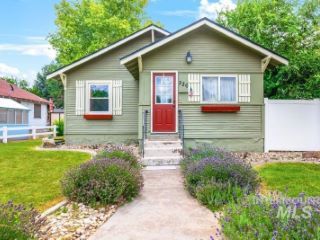 Foreclosed Home - 220 17TH AVE S, 83651
