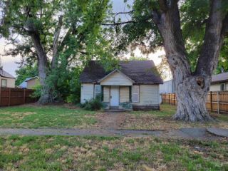 Foreclosed Home - 511 N 10TH ST, 83661