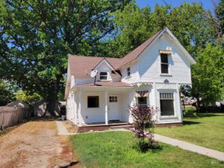 Foreclosed Home - 723 N 6TH ST, 83661