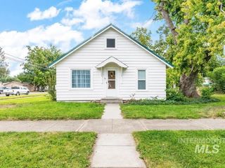 Foreclosed Home - 863 E LIBERTY ST, 83672