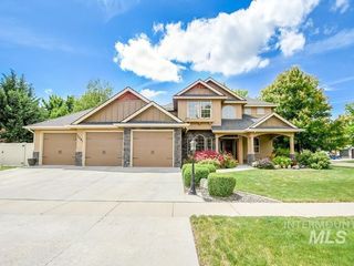Foreclosed Home - 2097 W ASPEN CREEK DR, 83686