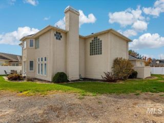 Foreclosed Home - 808 AUGUSTA DR, 83686