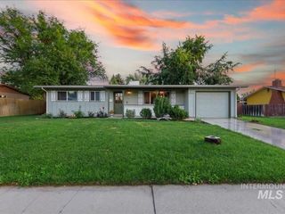 Foreclosed Home - 6517 W GRUNDER DR, 83709