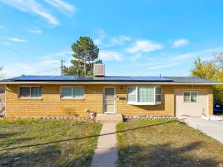 Foreclosed Home - 1077 N 250 W, 84015