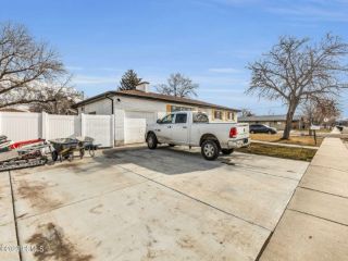 Foreclosed Home - 512 N 100 E, 84057