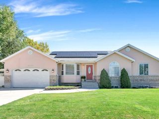 Foreclosed Home - 8903 S SUNSPRING DR, 84088